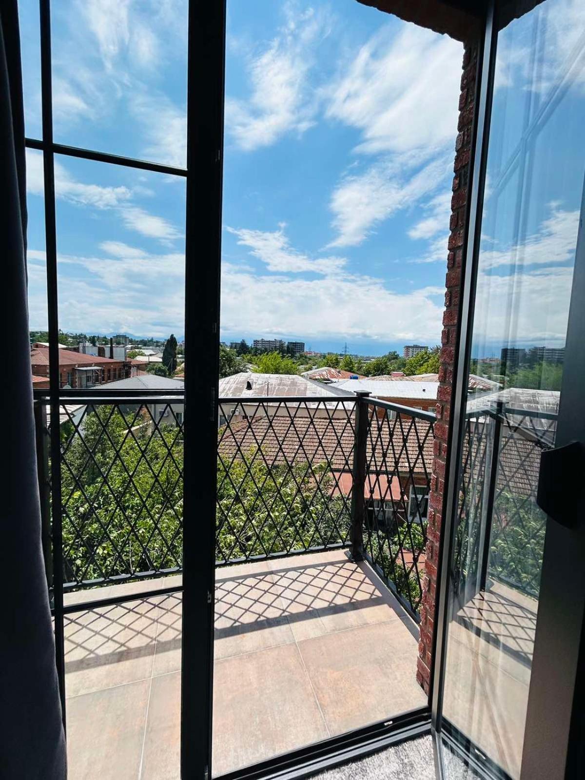 Solomon Hotel Kutaisi Bagian luar foto