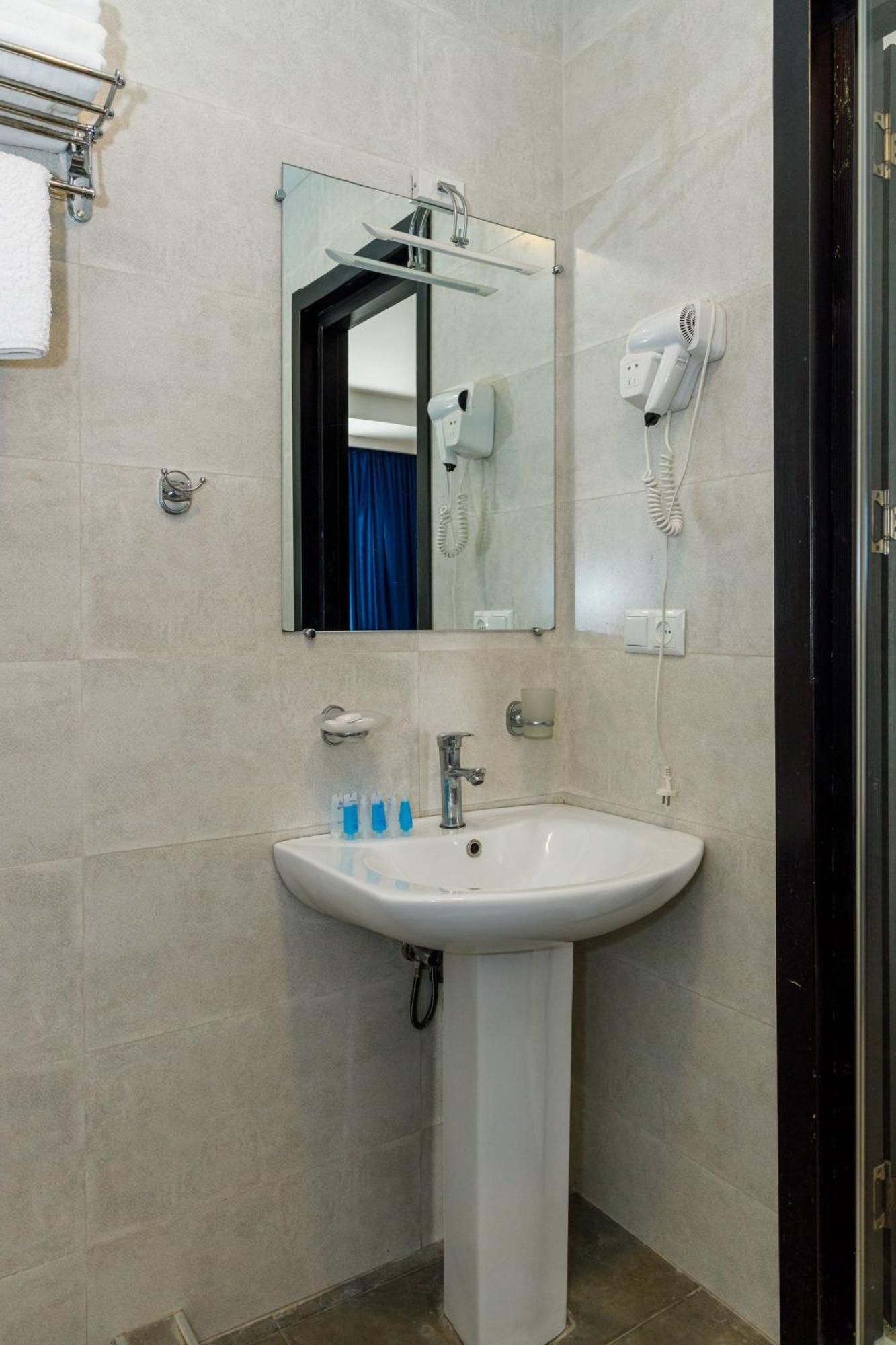 Solomon Hotel Kutaisi Bagian luar foto