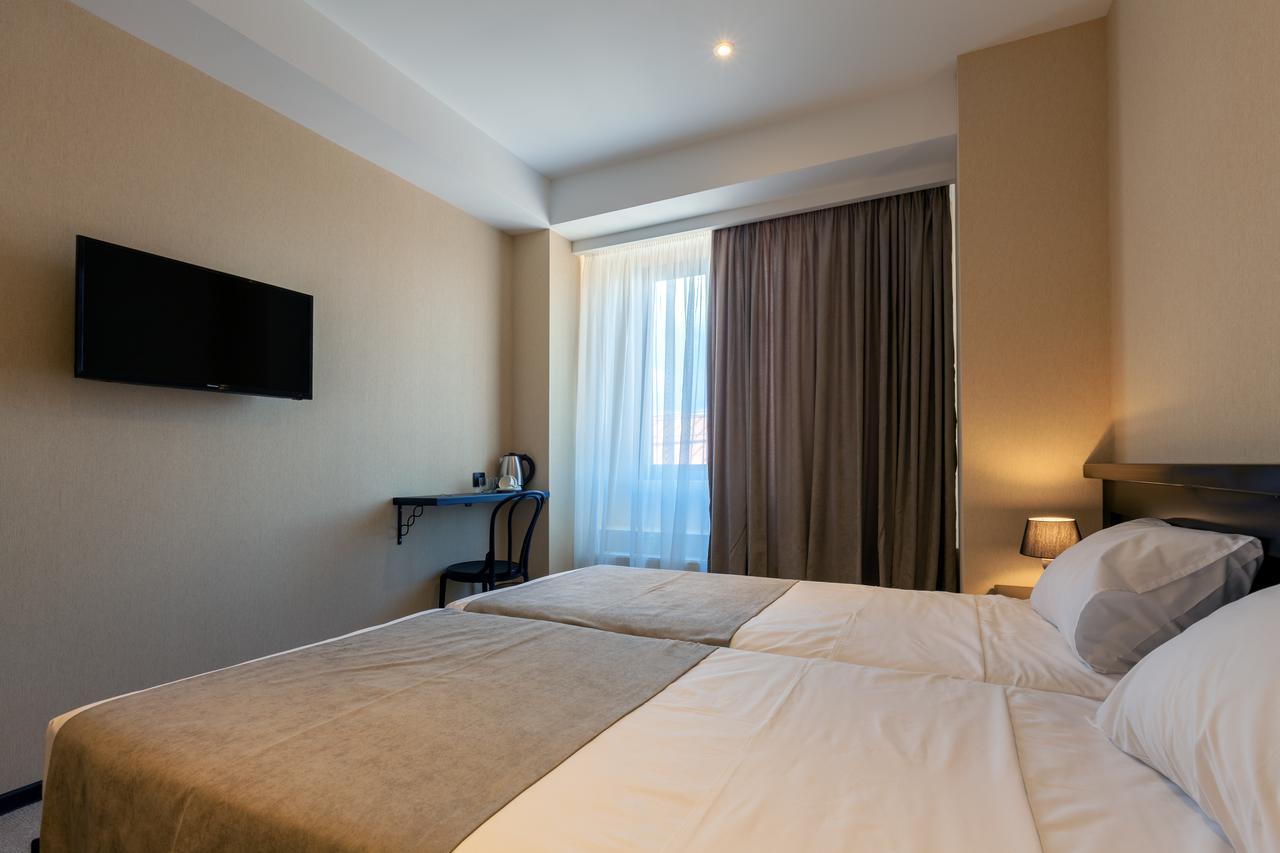 Solomon Hotel Kutaisi Bagian luar foto