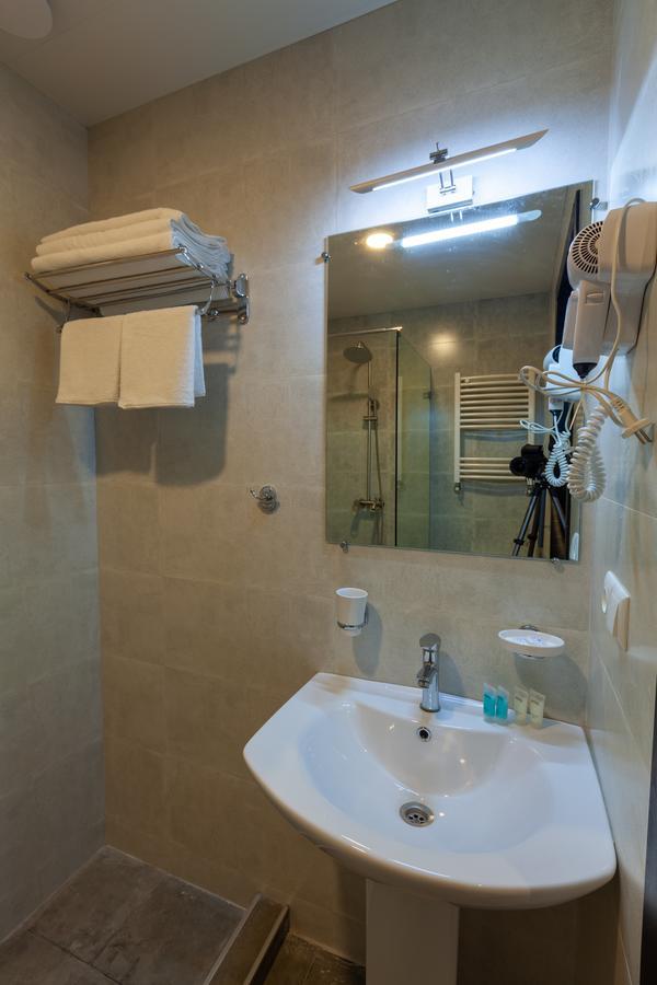 Solomon Hotel Kutaisi Bagian luar foto