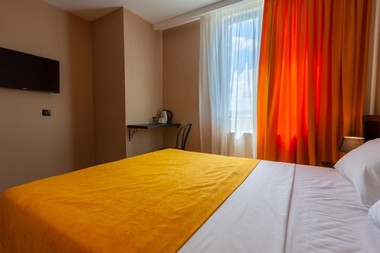 Solomon Hotel Kutaisi Bagian luar foto