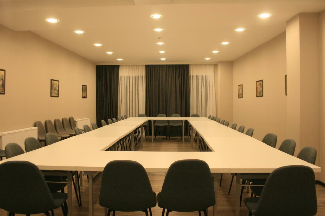 Solomon Hotel Kutaisi Bagian luar foto